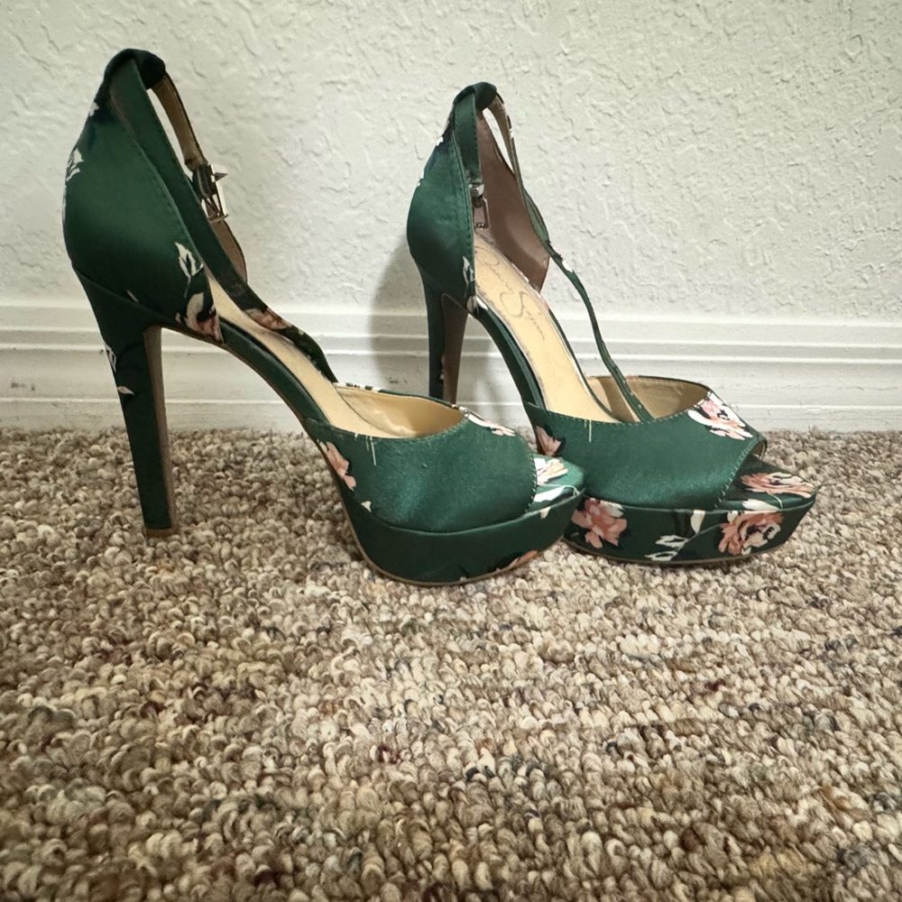 Flower green